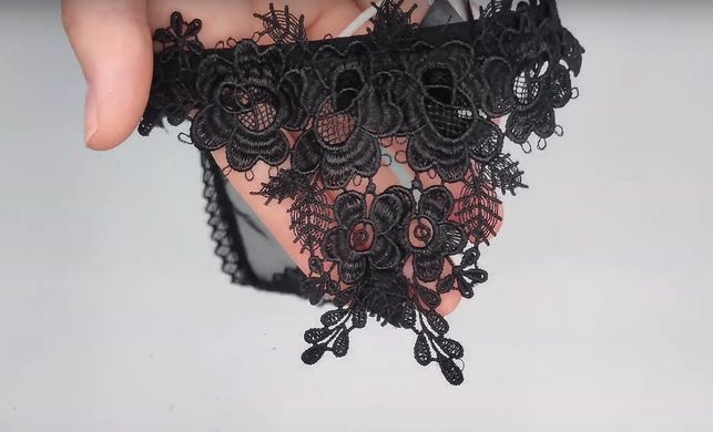 Трусики з ажурною вставкою та відкритим доступом Obsessive Celia Noir crotchless thong, розмір XL/2XL зображення