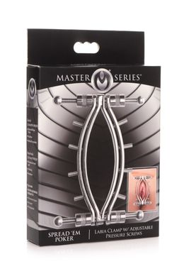 Затискач для статевих губ із шипами Master Series Spread'Em Poker Vagina Clamp with Adjustable Pressure Screws зображення