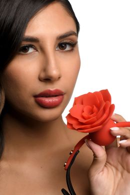 Силіконовий кляп з трояндою Master Series Blossom Silicone Rose Gag Red (діаметр 4,3 см) зображення