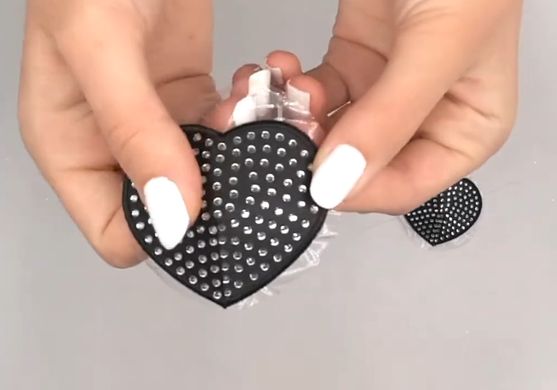 Пестіс - серце зі стразами Obsessive A750 nipple covers One size (2 шт) зображення