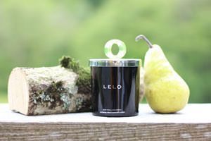Масажна свічка LELO Massage Candle Snow Pear & Cedarwoode, груша та кедр (150 г) зображення