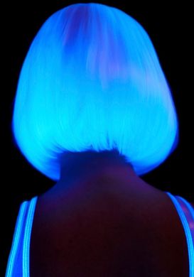 Флуоресцентный парик боб-каре Leg Avenue Pearl short natural bob wig White, белый картинка