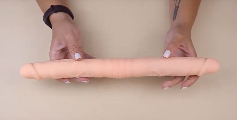 Фаллоимитатор двусторонний SIlexD Billy-Joe Double Dong S Flesh, силикон+Silexpan (диаметр 3,9 см) картинка
