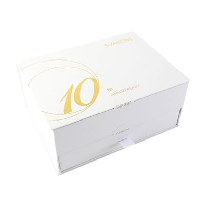 Подарочный набор Svakom Anniversary Box: вакуумный стимулятор, ленты, маска, лубрикант, спрей картинка
