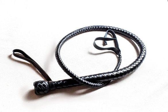 Кожаная плетеная плеть с рукоятью Art of Sex Whip (120 см), черная картинка