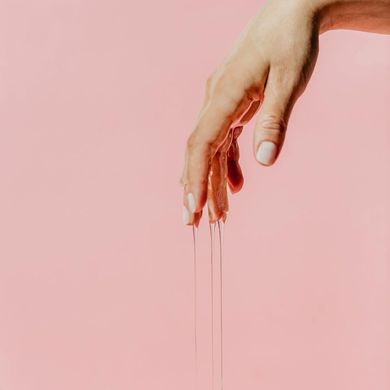Лубрикант на силіконовій основі 2в1 Bijoux Indiscrets Strawberry Bubblegum для сексу та масажу (100 мл) зображення