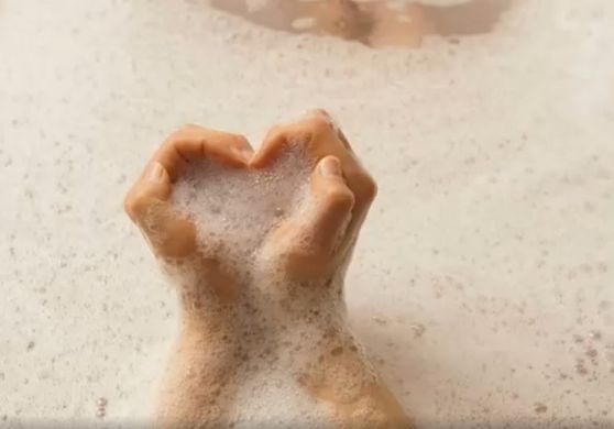 Піна для ванни з феромонами Sensuva Big Flirt Pheromone Bubble Bath Sweet Secrets, солодкий секрет (237 мл) зображення