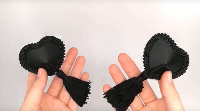 Пестіс - серце з бахромою Obsessive Tassel nipple covers black (2 шт) зображення
