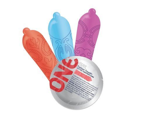 Презерватив з текстурою татуювань ONE Tattoo Touch Red (1 шт) зображення