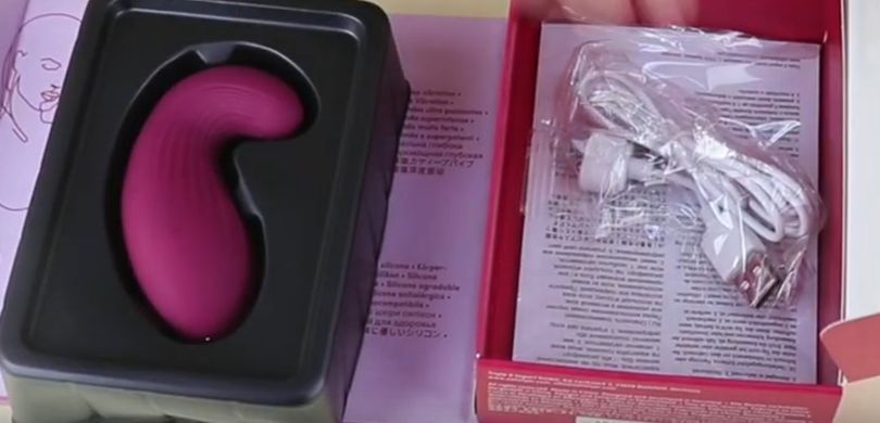 Вибратор Satisfyer Dipping Delight Berry (диаметр 4,6 см) картинка