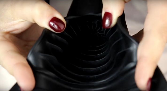Чоловічий смарт-мастурбатор з вібрацією Satisfyer Power Masturbator зображення