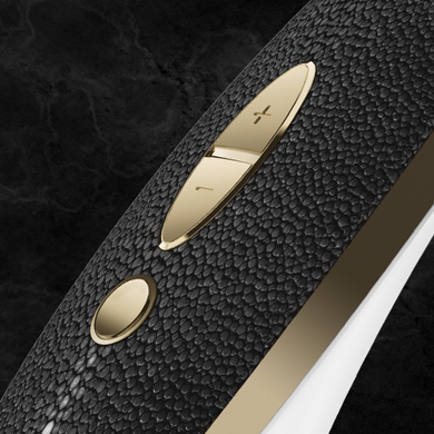Вакуумный клиторальный стимулятор Satisfyer Luxury Haute Couture Black (с вибрацией) картинка