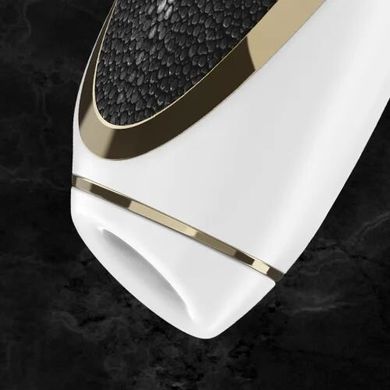 Вакуумный клиторальный стимулятор Satisfyer Luxury Haute Couture Black (с вибрацией) картинка