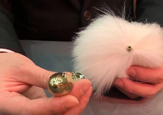 Металлическая анальная пробка Кроличий хвост LOCKINK SEVANDA White Bunny-Tail Anal Pear-shape Plug картинка