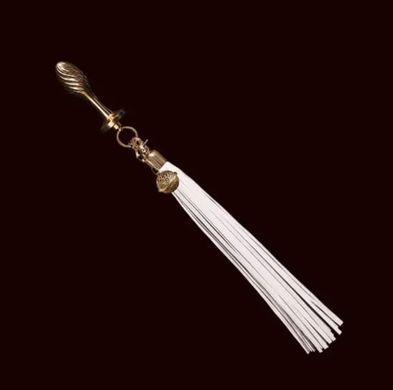 Металлическая анальная пробка Хвост пони LOCKINK SEVANDA White Pony-Tail Anal Pear-shape Plug картинка