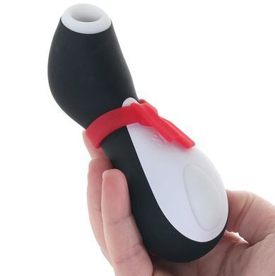 Вакуумний кліторальний стимулятор у шапочці та шарфі Satisfyer Penguin Holiday Edition зображення